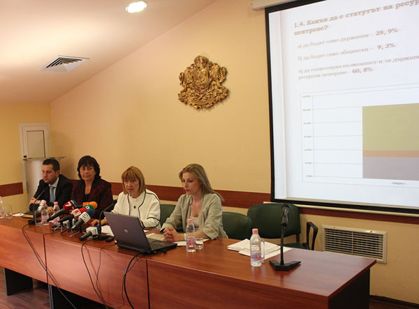 МОН отчете дейността си за една година МОН отчете дейността си за една година