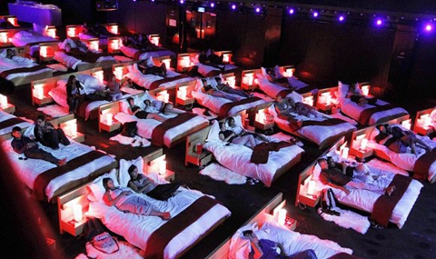 Кино с легла вместо седалки е вече факт Кино с легла вместо седалки е вече факт