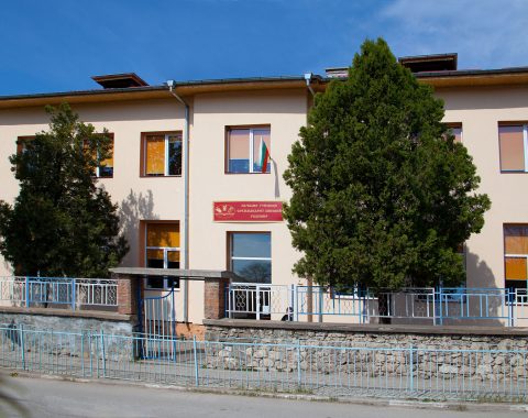 НУ "Архимандрит Зиновий" - Радомир